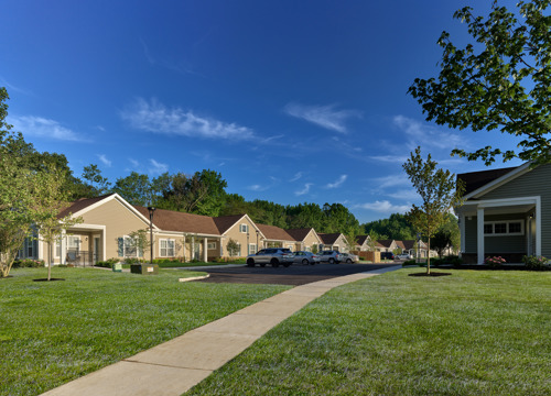 Villageatharmonygarden 03