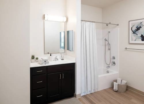 Bathroom 1 (3).jpeg